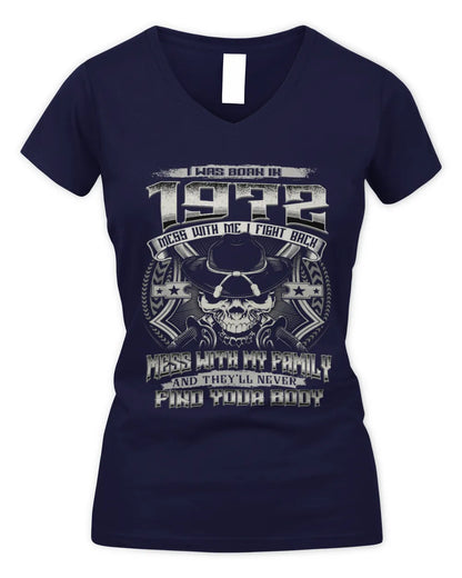 1972 HH89-K2 – T-shirt – Theme: "Birth Year – Family Always Protects" - Women's V-Neck T-Shirt - Navy