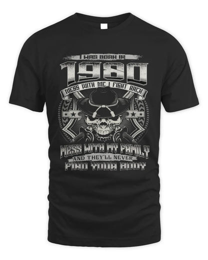 1980 HH89-K2 – T-shirt – Theme: "Birth Year – Family Always Protects" - Unisex Standard T-Shirt - Black