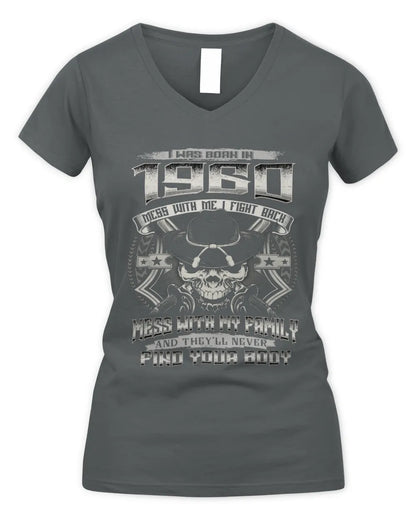 1960 HH89-K2 – T-shirt – Theme: "Birth Year – Family Always Protects" - Women's V-Neck T-Shirt - Charcoal