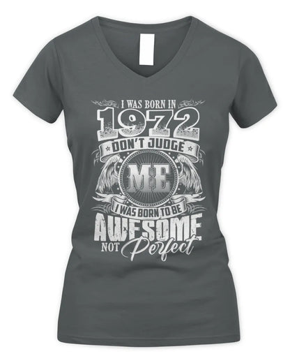 1972 HH89-K2 – Awesome Birth Year Quote T-Shirt - Women's V-Neck T-Shirt - Charcoal