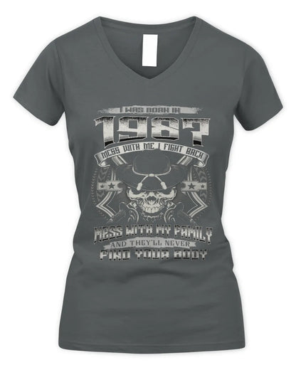 1987 HH89-K2 – T-shirt – Theme: "Birth Year – Family Always Protects" - Women's V-Neck T-Shirt - Charcoal