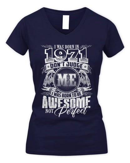 1971 HH89-K2 – Awesome Birth Year Quote T-Shirt - Women's V-Neck T-Shirt - Navy