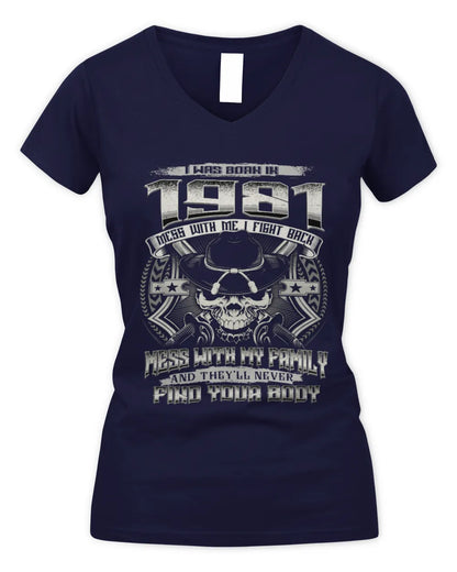 1981 HH89-K2 – T-shirt – Theme: "Birth Year – Family Always Protects" - Women's V-Neck T-Shirt - Navy