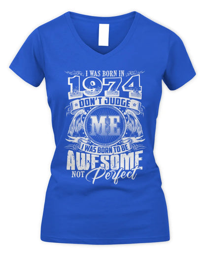 1974 HH89-K2 – Awesome Birth Year Quote T-Shirt - Women's V-Neck T-Shirt - Royal