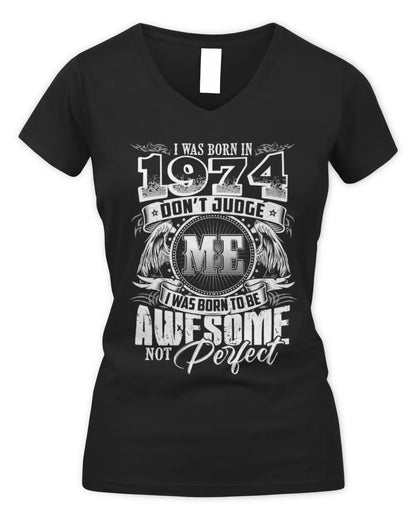 1974 HH89-K2 – Awesome Birth Year Quote T-Shirt - Women's V-Neck T-Shirt - Black