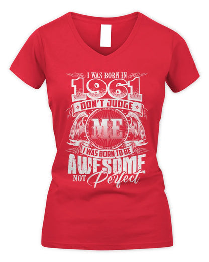 1961 HH89-K2 – Awesome Birth Year Quote T-Shirt - Women's V-Neck T-Shirt - Red